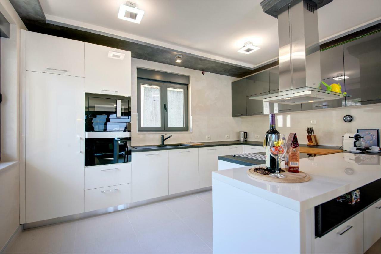 Bajova Kula Luxury Residences Kotor Exteriör bild